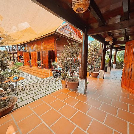 Kara Homestay & Cafe Кан То Екстериор снимка