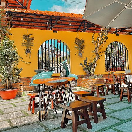Kara Homestay & Cafe Кан То Екстериор снимка