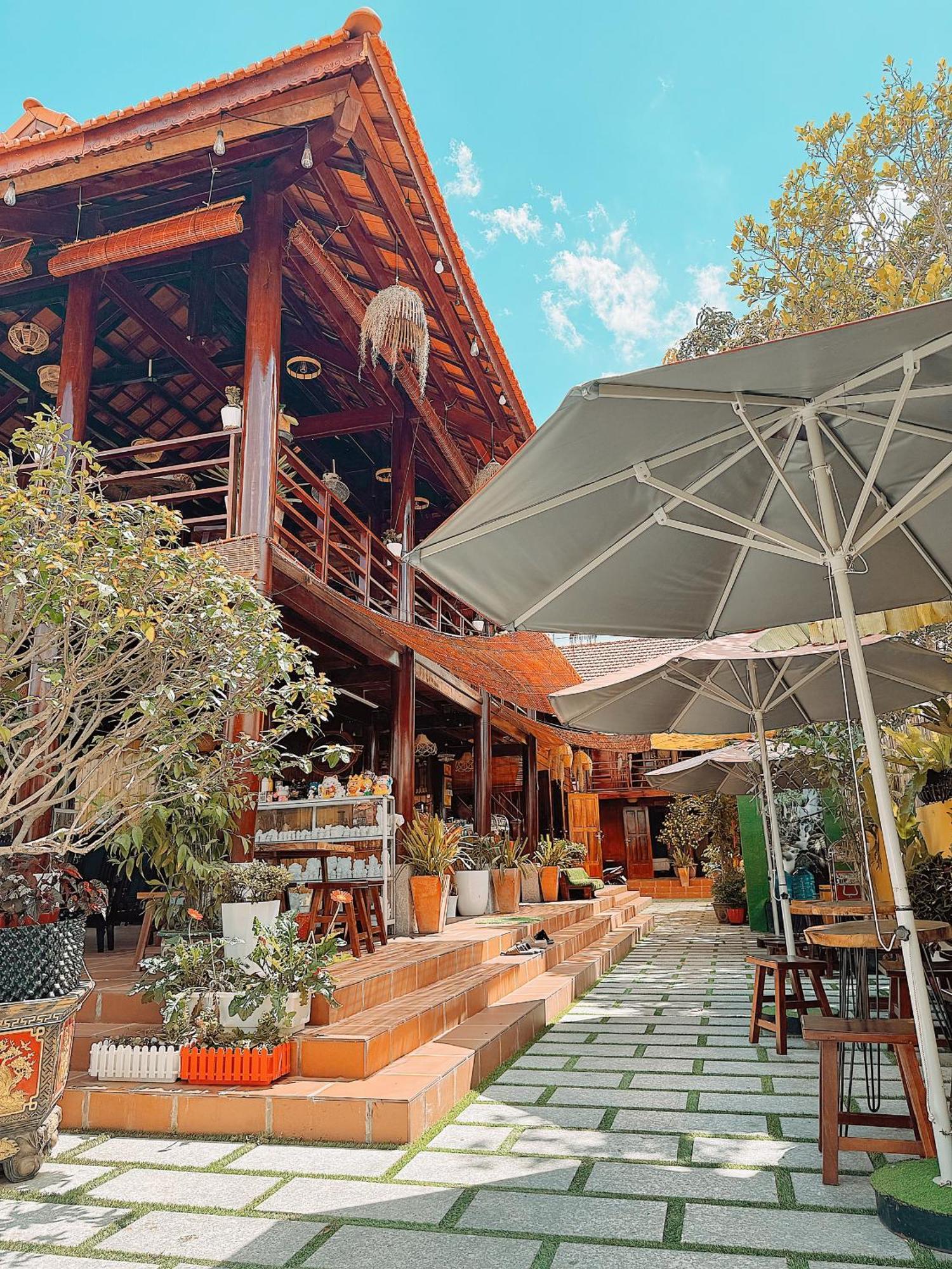 Kara Homestay & Cafe Кан То Екстериор снимка