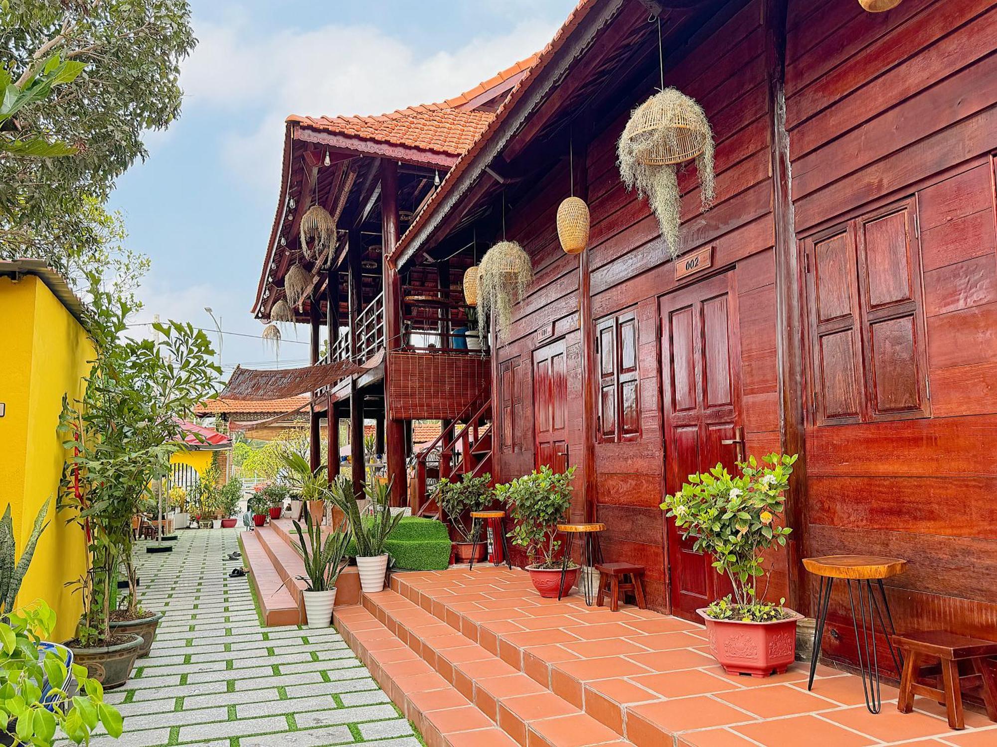 Kara Homestay & Cafe Кан То Екстериор снимка