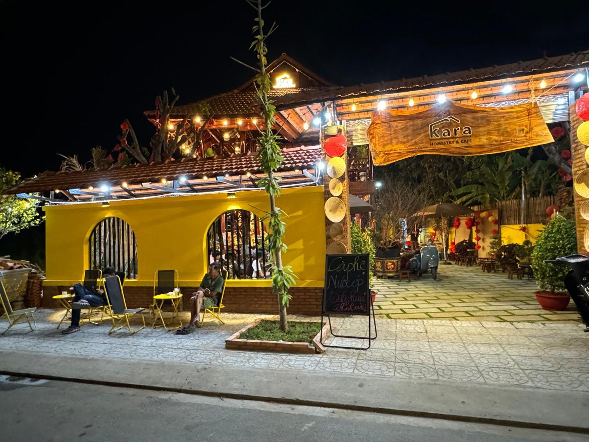 Kara Homestay & Cafe Кан То Екстериор снимка